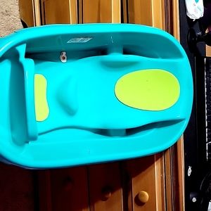 Baby bathtub